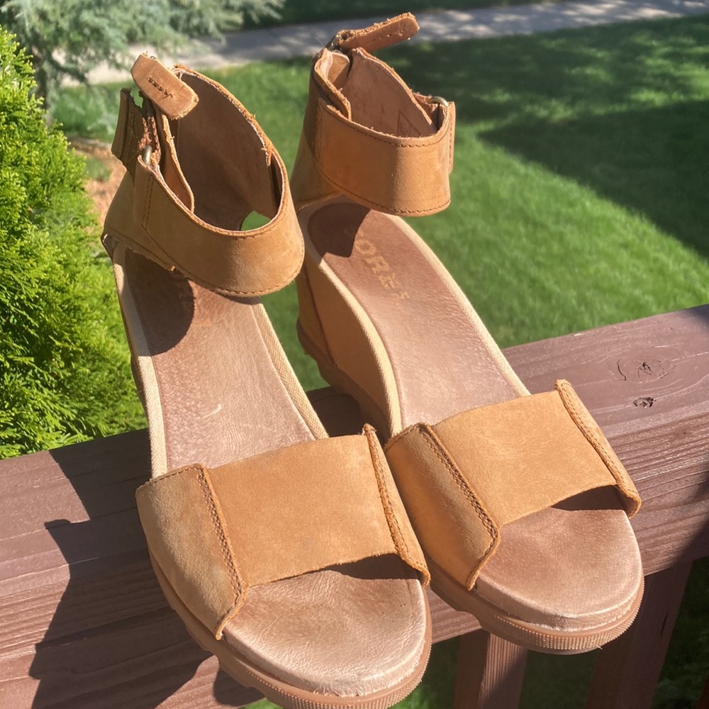 Sorel Joanie ll Leather Wedge Heel Ankle Strap Sandal Shoe Cognac Sz 10